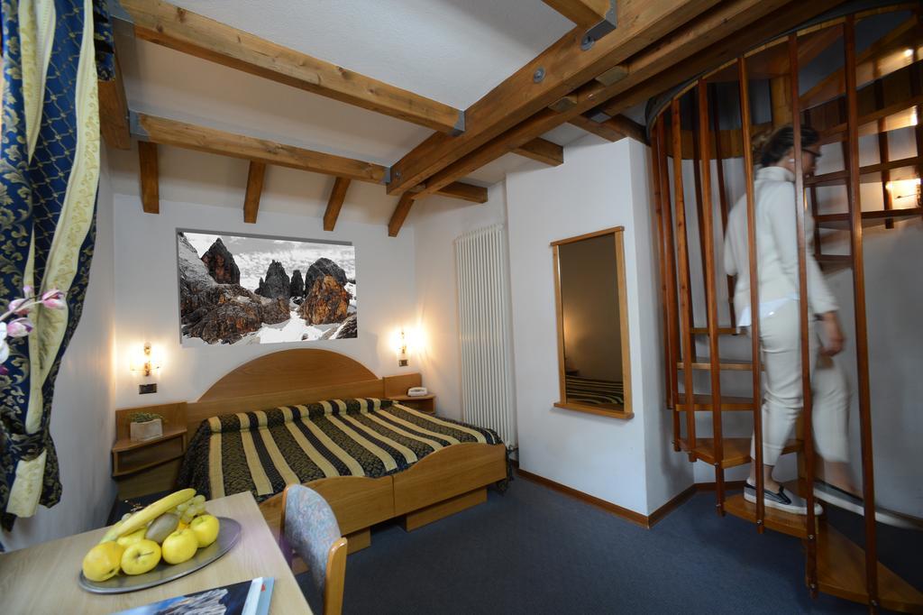 Hotel Margherita San Martino Di Castrozza Habitación foto