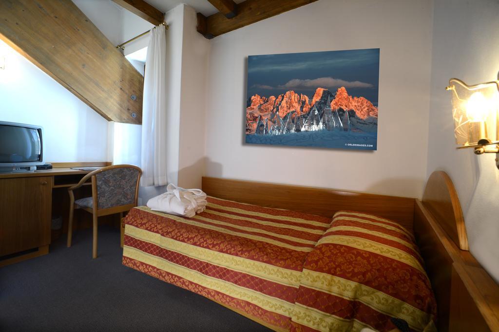 Hotel Margherita San Martino Di Castrozza Habitación foto