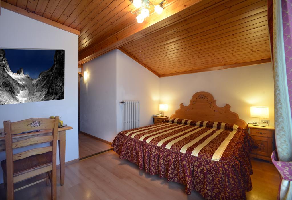 Hotel Margherita San Martino Di Castrozza Habitación foto