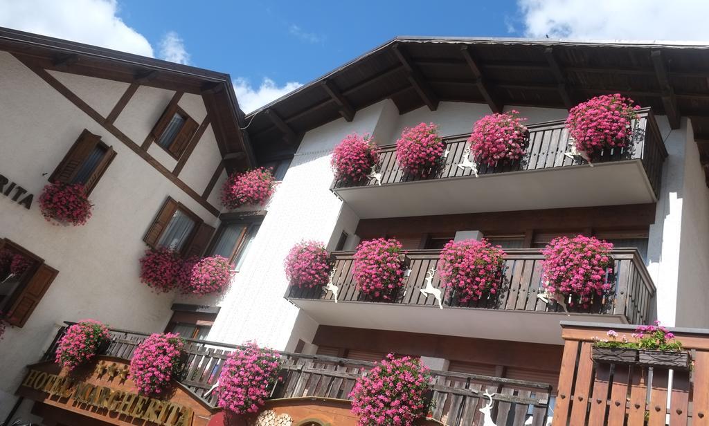 Hotel Margherita San Martino Di Castrozza Exterior foto